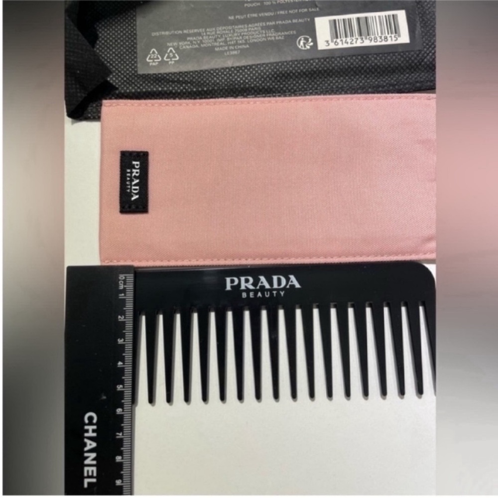 Prada Beauty Black Hair Comb - Picture 4 of 7